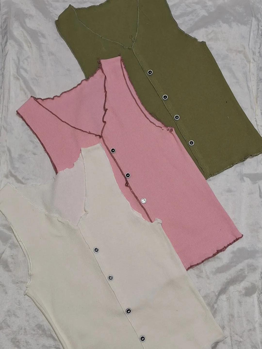 تاپ کراپ نخی طرح دکمه‌ای سایز ۳۲ تا ۴۶